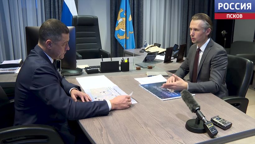 Михаил Ведерников обсудил вопросы развития связи в Псковской области с Виталием Рахмановым