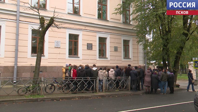 В Пскове сегодня открыли мемориальную доску заслуженному учителю школы РСФСР Николаю Колиберскому