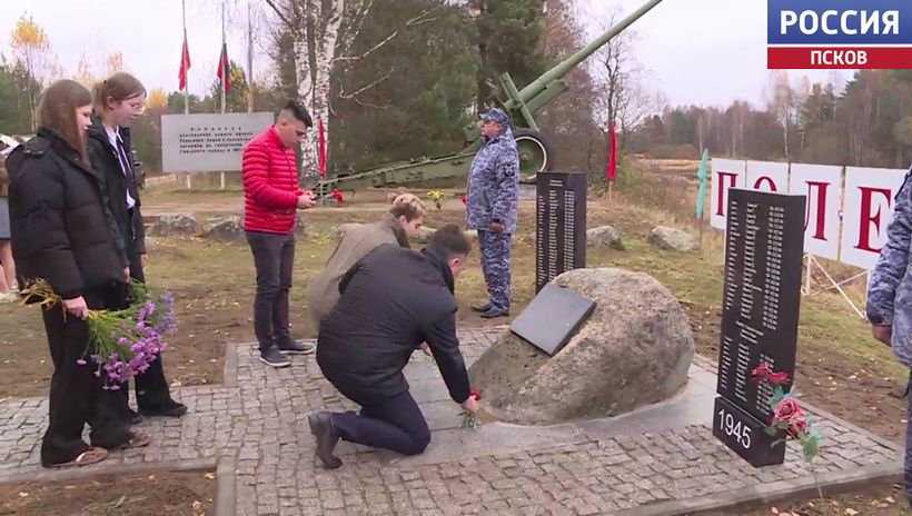 Памятные доски Героям Великой Отечественной открыли сегодня в Гдовском районе