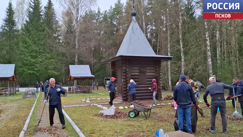 Сотрудники Псковской таможни активно участвуют в весеннем благоустройстве региона