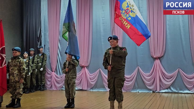 Курсанты "Беркута" поздравили пожилых людей в Опочецком доме-интернате