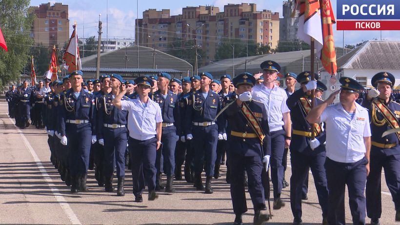 Как Псков отметил день крылатой пехоты и почему наше соединение считается лучшим? Репортаж Виктории Писуковой
