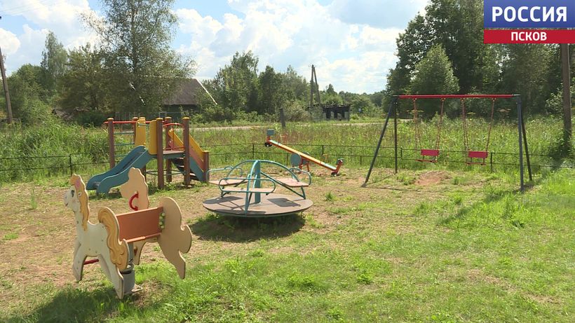 Уют своими руками: жители Варыгино Опочецкого района благоустраивают родную деревню