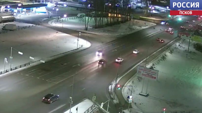 Виновник аварии на Рижском проспекте госпитализирован в тяжелом состоянии