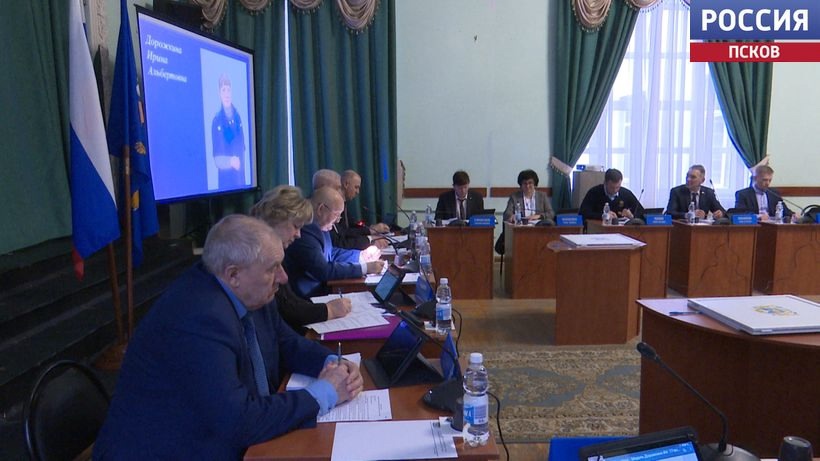 Троих жителей областного центра наградят за заслуги перед Псковом. "Вести" познакомились с кандидатами