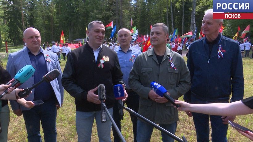 Проекты, встречи и радость общения. Сотни молодых людей, ветеранов и общественников собрал Курган Дружбы