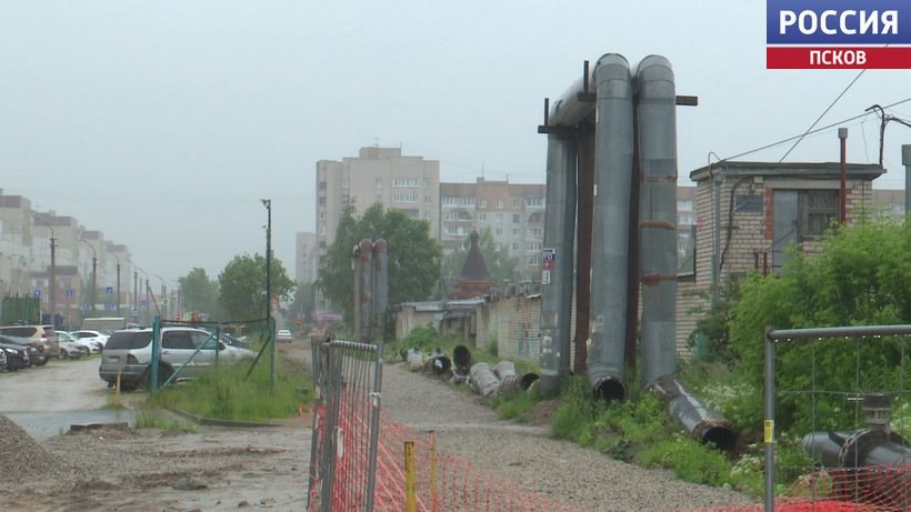 Почти на 90% завершена реконструкция теплотрассы на Завеличье