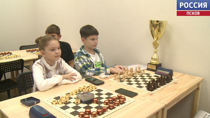 Несколько наград привезли таврелисты Псковской области с Кубка России по этой старинной русской игре. Новости Пскова и Псковской области. Вести-Псков Псковские таврелисты завоевали медали на Кубке России по старинной русской игре