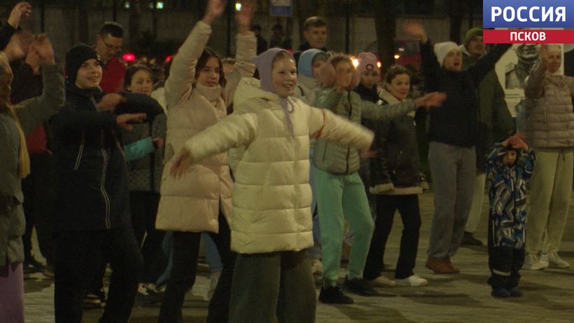 В 29-й гимназии Пскова прошел финал проекта "Дорогами Победы". Новости Пскова и Псковской области. Вести-Псков Семейные соревнования. Ученики 29-й гимназии и их родители приняли участие в спортивно-краеведческой игре "Дорогами Победы"