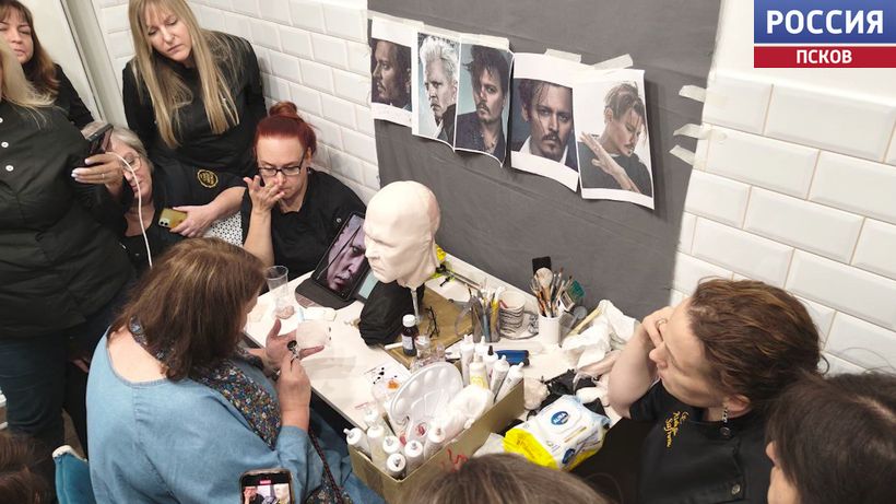 Кондитер из Себежа Александра Сафронова побывала в Москве. Новости Пскова и Псковской области. Вести-Псков Статья в журнале на 11 страниц и встреча с сахарным королем. Кондитер из Себежа Александра Сафронова поделилась с "Вестями" впечатлениями от поездки в Москву