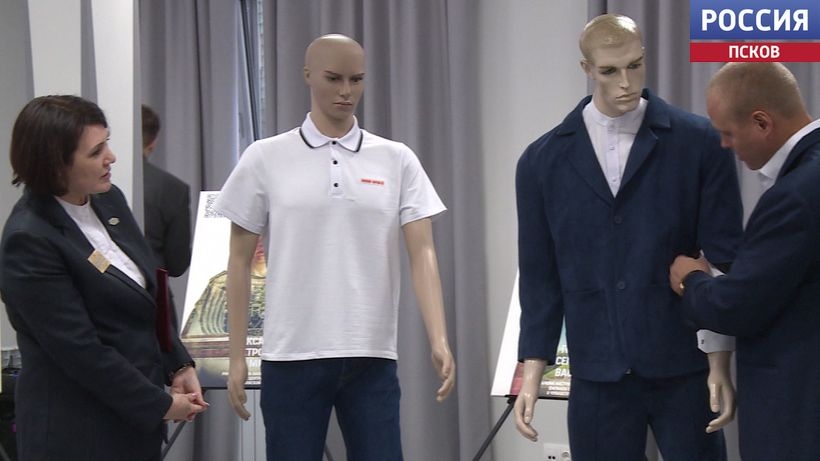 Два комплекта адаптивной одежды сегодня вручили псковским ветеранам специальной военной операции от фонда "Защитники Отечества". Новости Пскова и Псковской области. Вести-Псков Комплекты адаптивной одежды передал фонд "Защитники Отечества" ветеранам СВО из Пскова