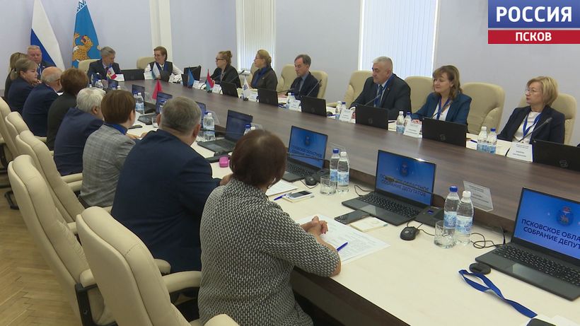 День многодетной семьи предложили установить депутаты ЗакСобраний СЗФО