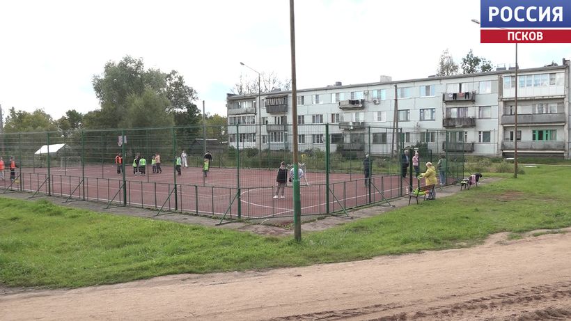 В Лющике благодаря жителям появился новый спорткомплекс