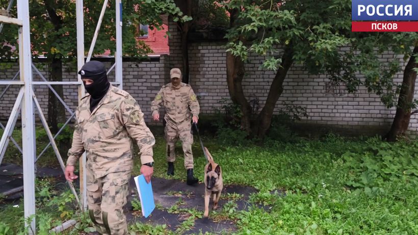 Росгвардейцы обеспечили безопасность более пятисот школ Псковской области перед началом учебного года