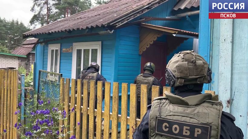 Оправдывал терроризм и призывал к экстремизму. Сотрудники ФСБ пресекли противоправную деятельность жителя Пскова