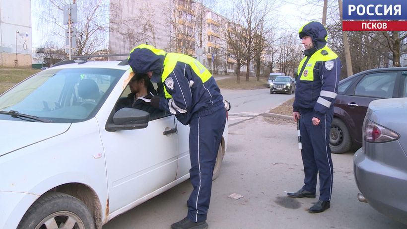 Рейд ГАИ возле школы: проверке подверглись правила перевозки детей