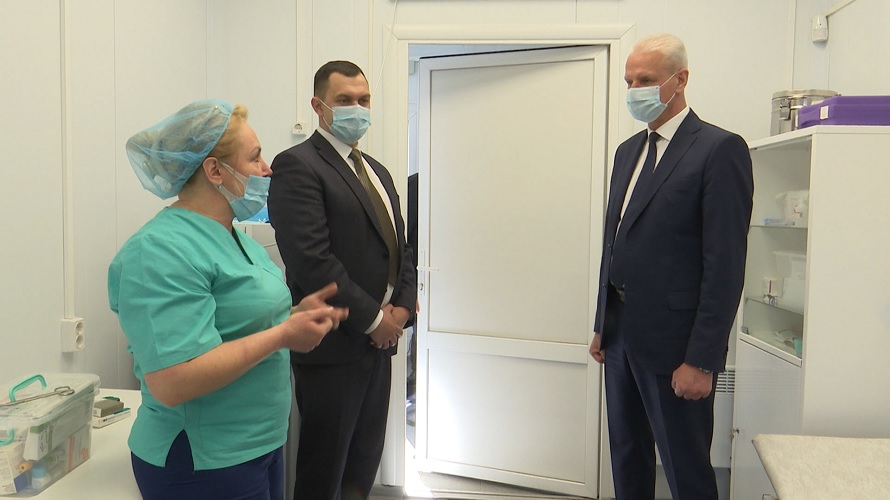  Александр Котов проинспектировал ФАПы в Плюсском и Стругокрасненском районах
