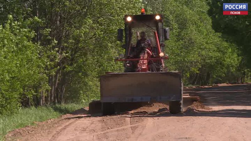 В Гдовском районе начался ремонт дороги в Самолву